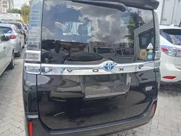 Toyota Voxy Hybrid