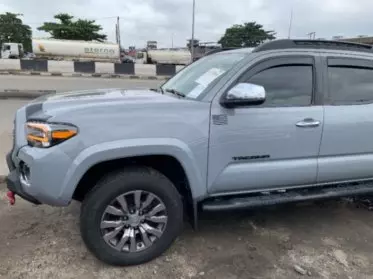 Toyota Tacoma