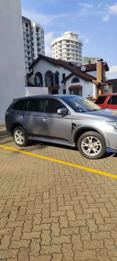 Mitsubishi OUTLANDER