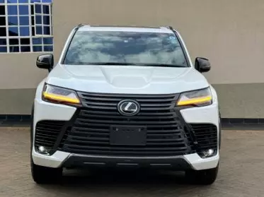 Lexus LX 600