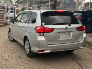 Toyota Fielder 