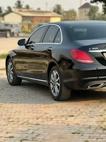 Mercedes-Benz C 300