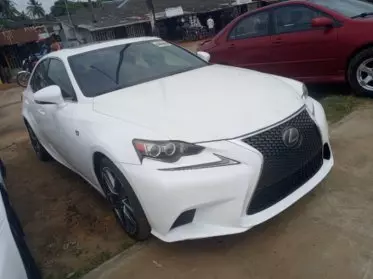 Lexus IS 200