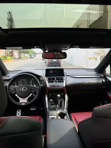 Lexus NX 300