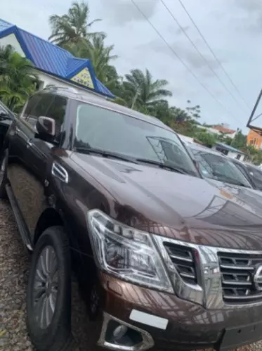 Nissan NAVARA LE +