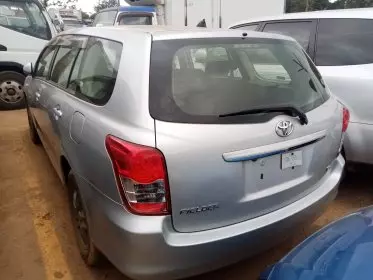 Toyota Fielder 