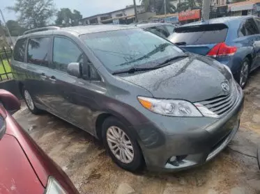 Toyota Sienna