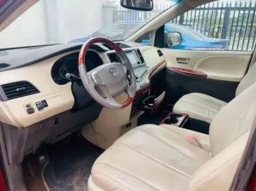 Toyota Sienna