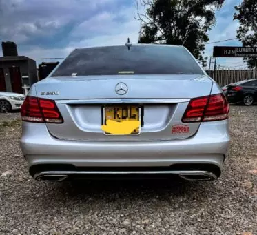 Mercedes-Benz E250