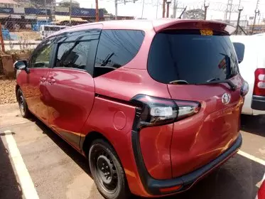 Toyota Sienta