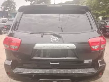 Toyota Sequoia