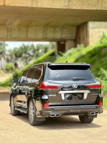Lexus LX 570