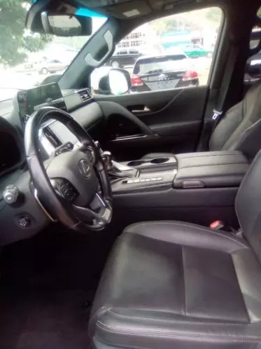 Lexus LX 600