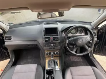 Mercedes-Benz C200