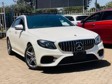 Mercedes-Benz E 220