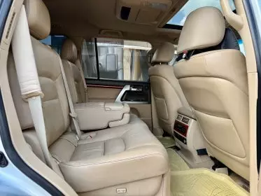 Toyota Land Cruiser V8
