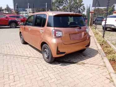Daihatsu Boon 