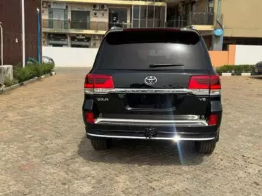Toyota Landcruiser 300 GXR