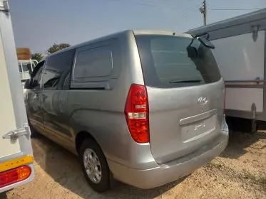 Hyundai H-1 Starex