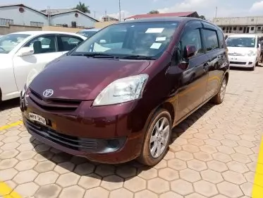 Toyota Passo Sette