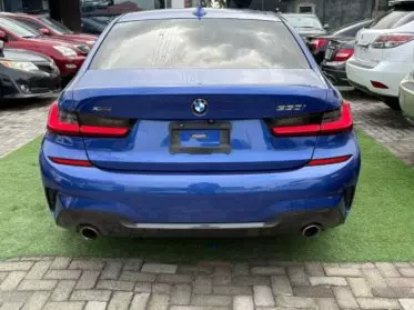 BMW 330i