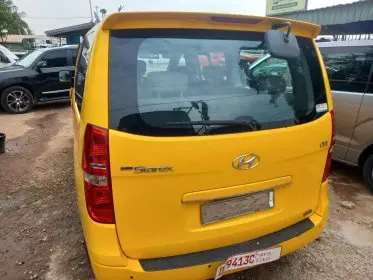 Hyundai H-1 Starex