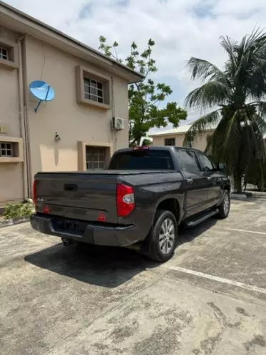 Toyota Tundra