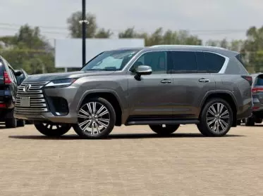 Lexus LX 600