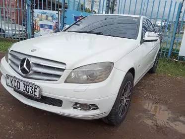Mercedes-Benz C200