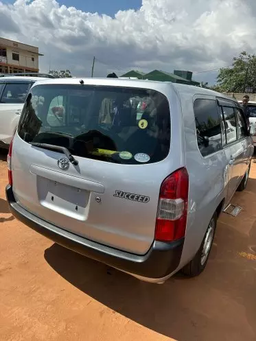 Toyota Succeed