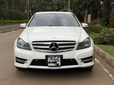 Mercedes-Benz C200