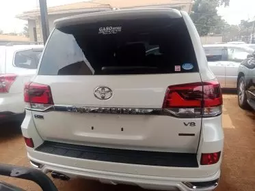 Toyota Landcruiser  V8