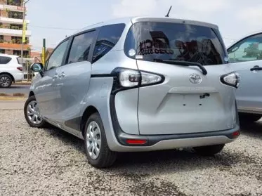 Toyota Sienta