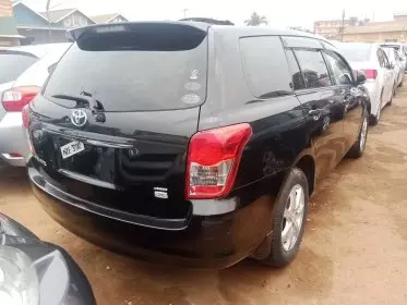 Toyota Fielder 