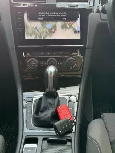 VOLKSWAGEN polo sedadan trend  ba ess