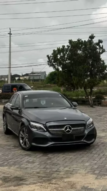Mercedes-Benz C 300
