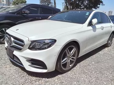 Mercedes-Benz E 200