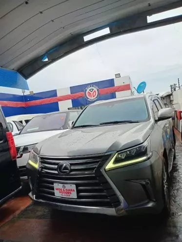 Lexus LX 570