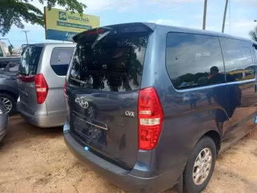 Hyundai H-1 Starex