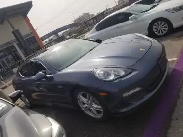 PORSCHE Panamera