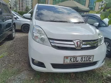 Toyota Isis 