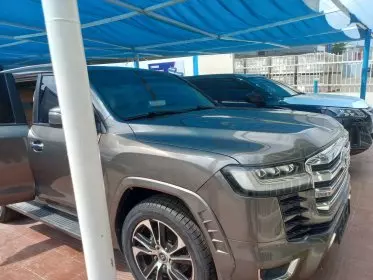 Toyota LAND CRUISER VGX