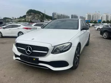 Mercedes-Benz E 300