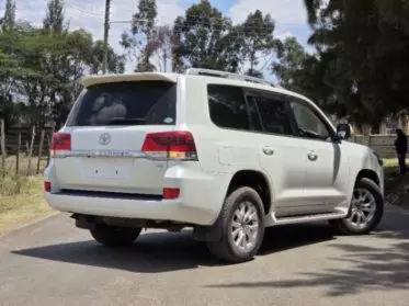 Toyota Land Cruiser V8