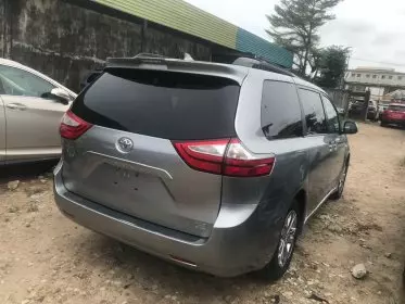 Toyota Sienna