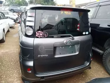 Toyota Sienta
