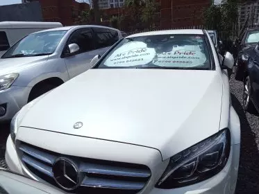 Mercedes-Benz C200