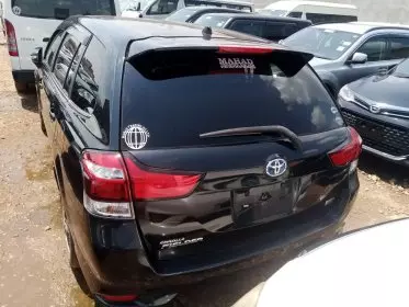 Toyota Fielder hybrid 