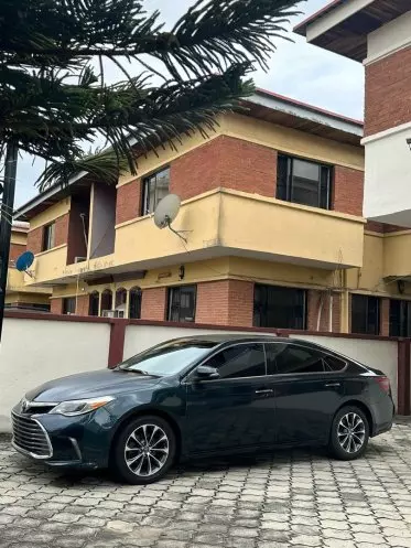 Toyota Avalon
