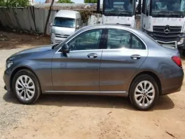 Mercedes-Benz C200